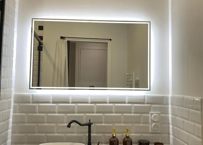 아파트 L'oasis Angevine - Balneo, Sauna, Cinema & Parking